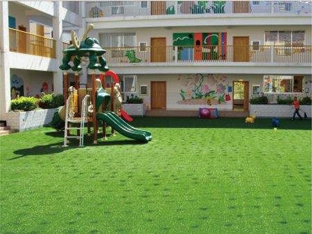 Kindergarten artificial lawn